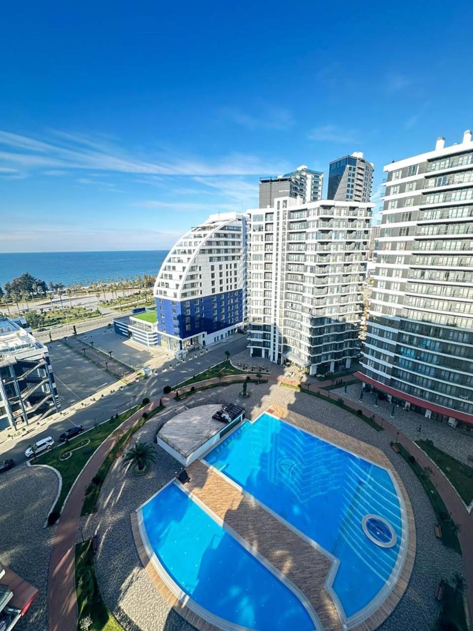 White Apartment Μπατούμι Εξωτερικό φωτογραφία