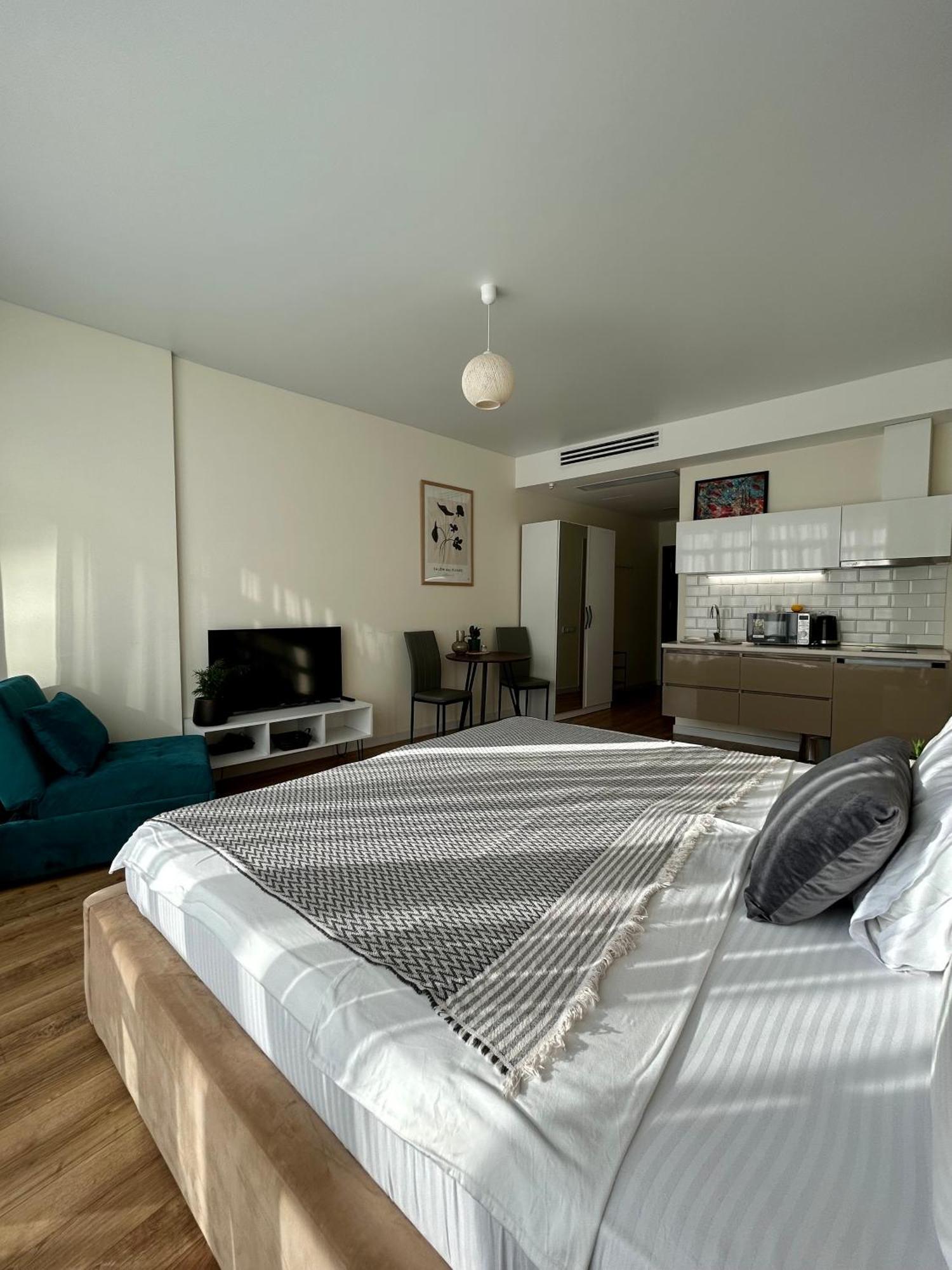 White Apartment Μπατούμι Εξωτερικό φωτογραφία