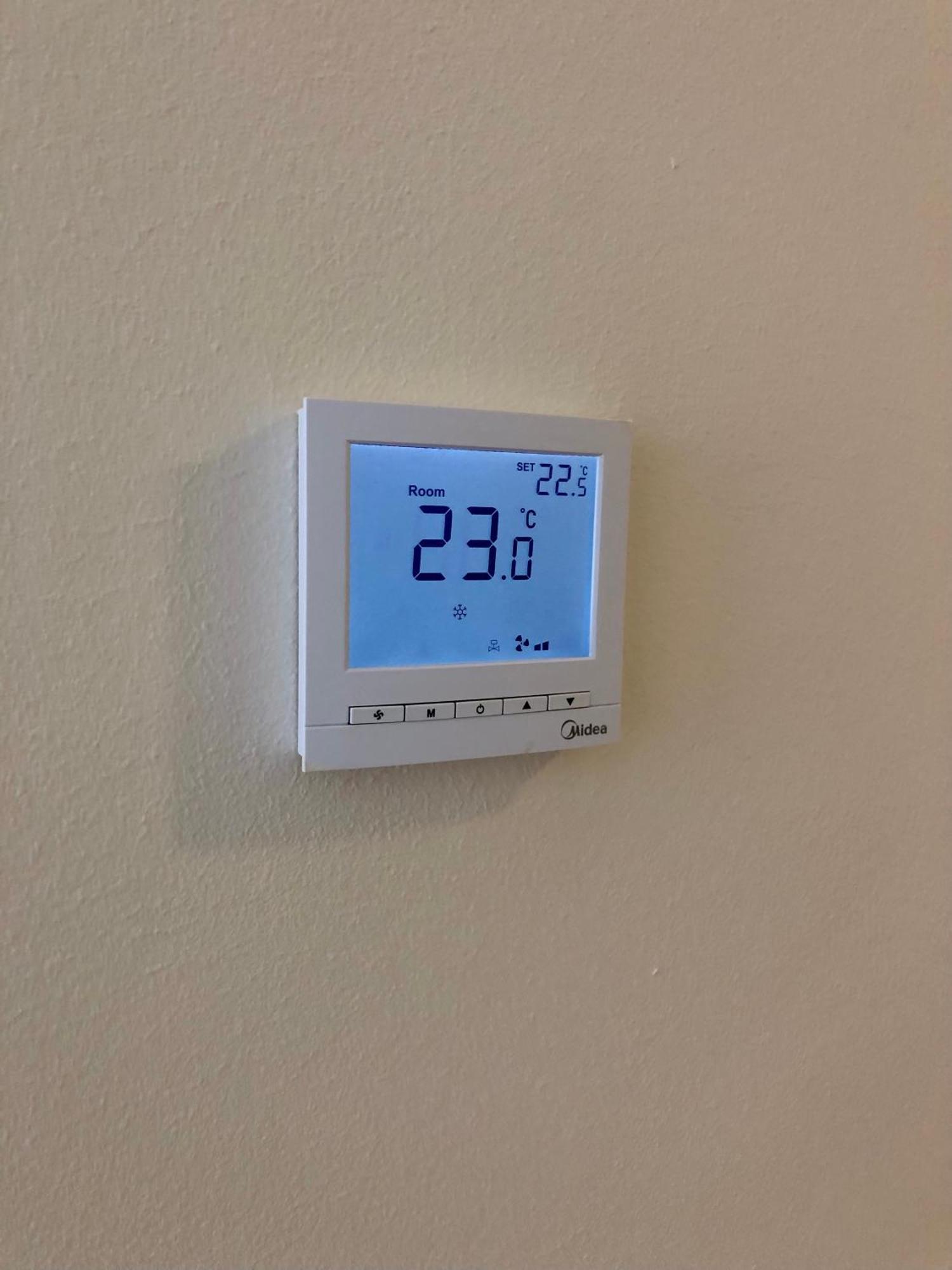 White Apartment Μπατούμι Εξωτερικό φωτογραφία
