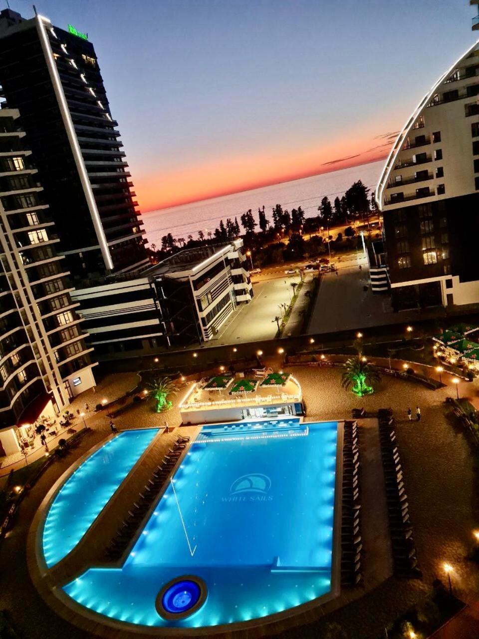 White Apartment Μπατούμι Εξωτερικό φωτογραφία