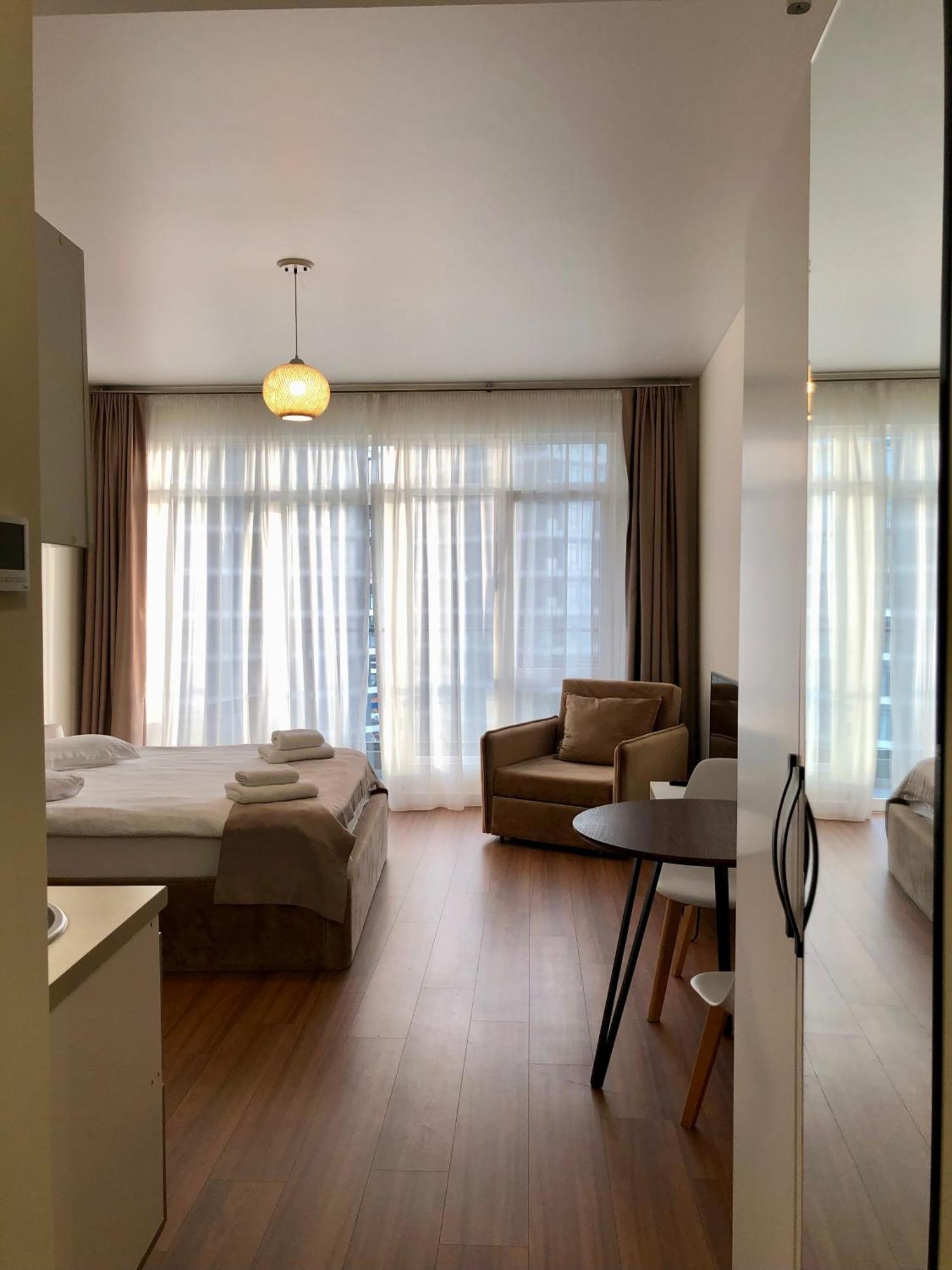 White Apartment Μπατούμι Εξωτερικό φωτογραφία