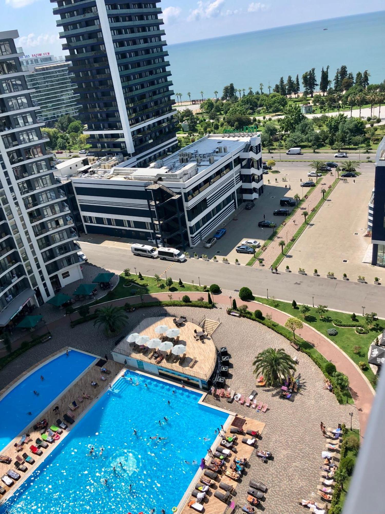 White Apartment Μπατούμι Εξωτερικό φωτογραφία