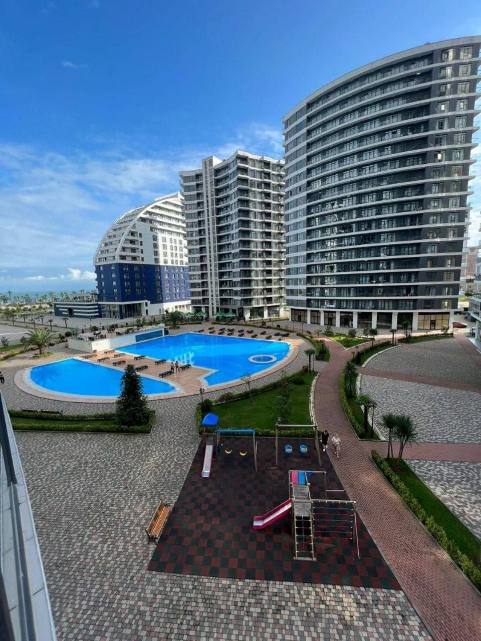 White Apartment Μπατούμι Εξωτερικό φωτογραφία