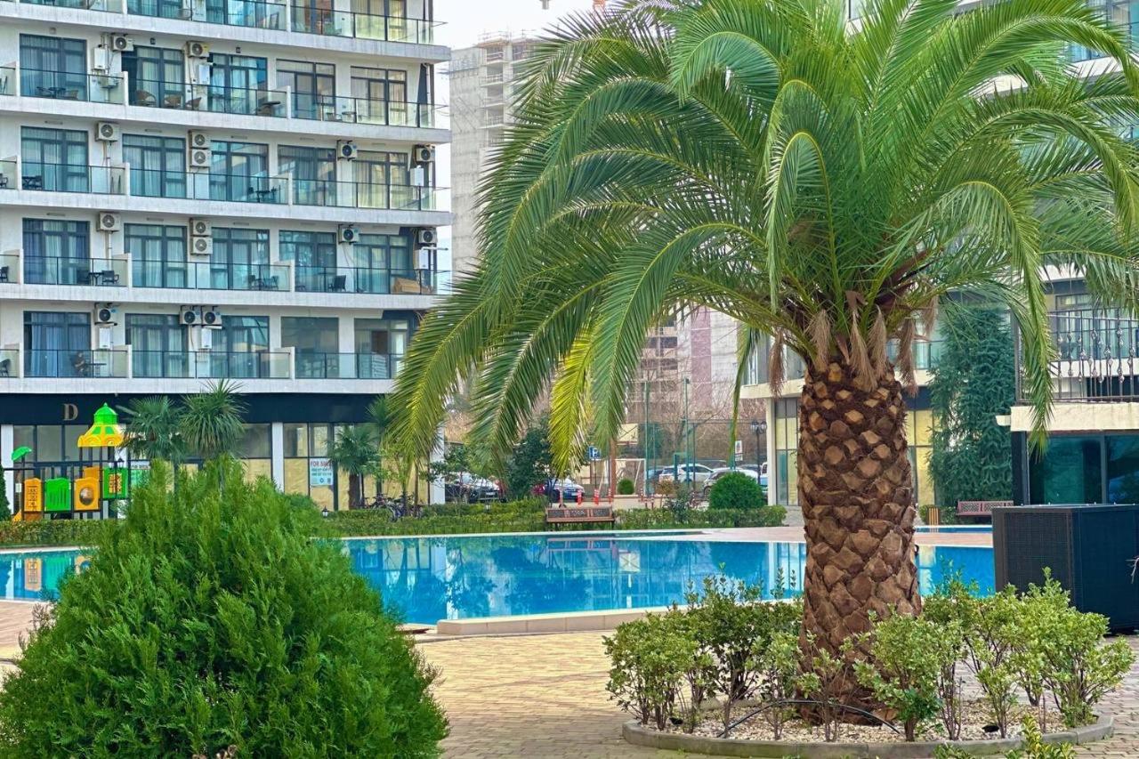 White Apartment Μπατούμι Εξωτερικό φωτογραφία