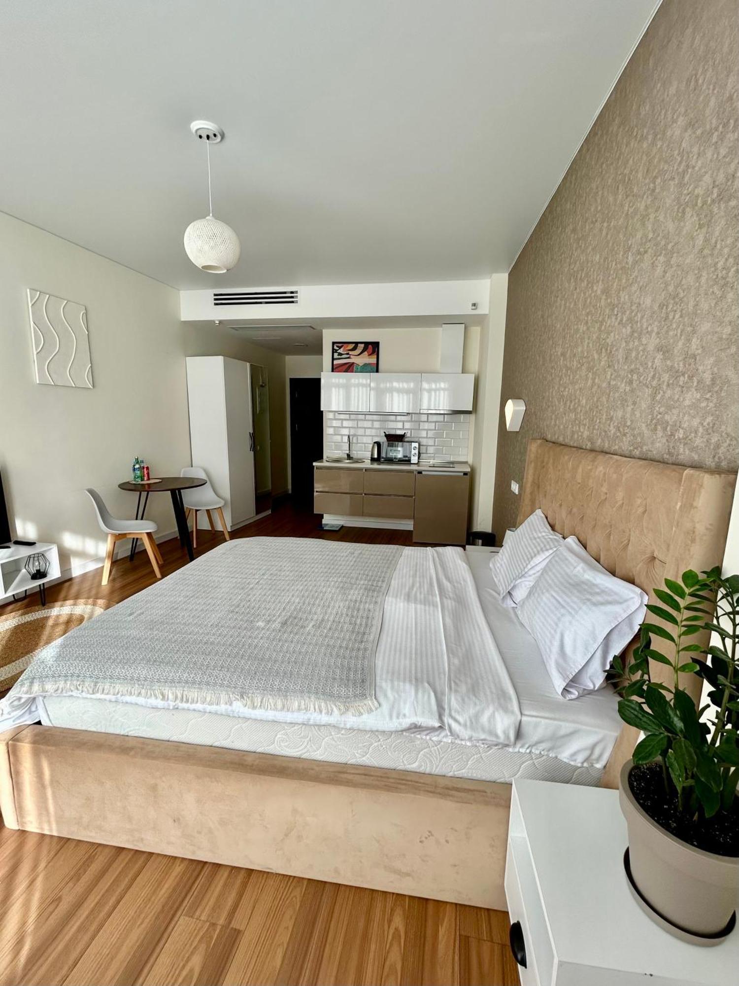 White Apartment Μπατούμι Εξωτερικό φωτογραφία