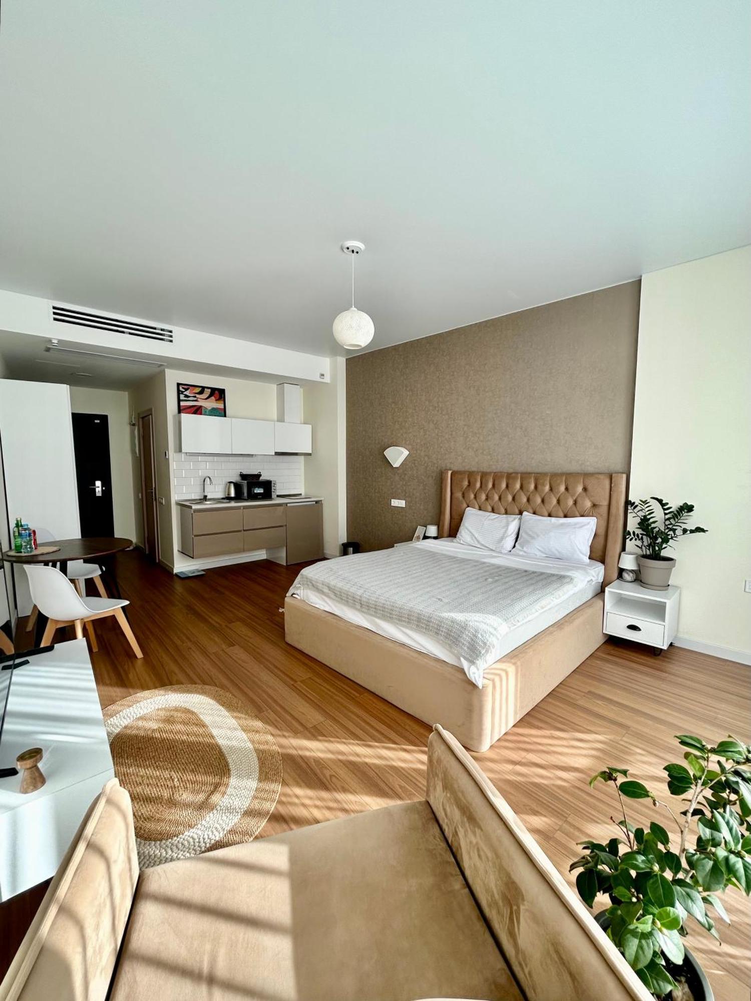 White Apartment Μπατούμι Εξωτερικό φωτογραφία